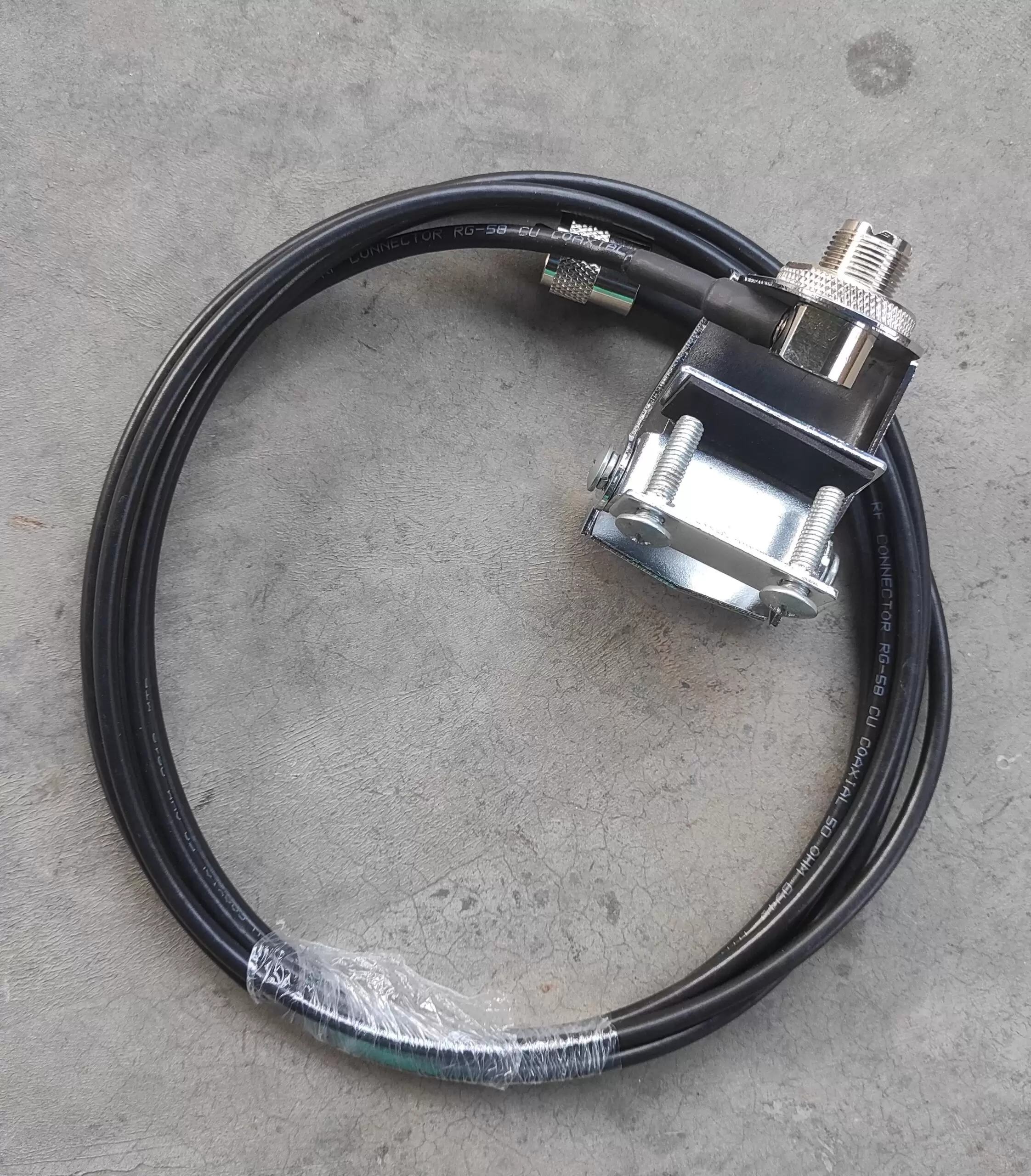 CAR MOUNT WITH CABLE CAR CLAMP WITH 3 meter RG58 CU cable with UHF MALE - Image 1